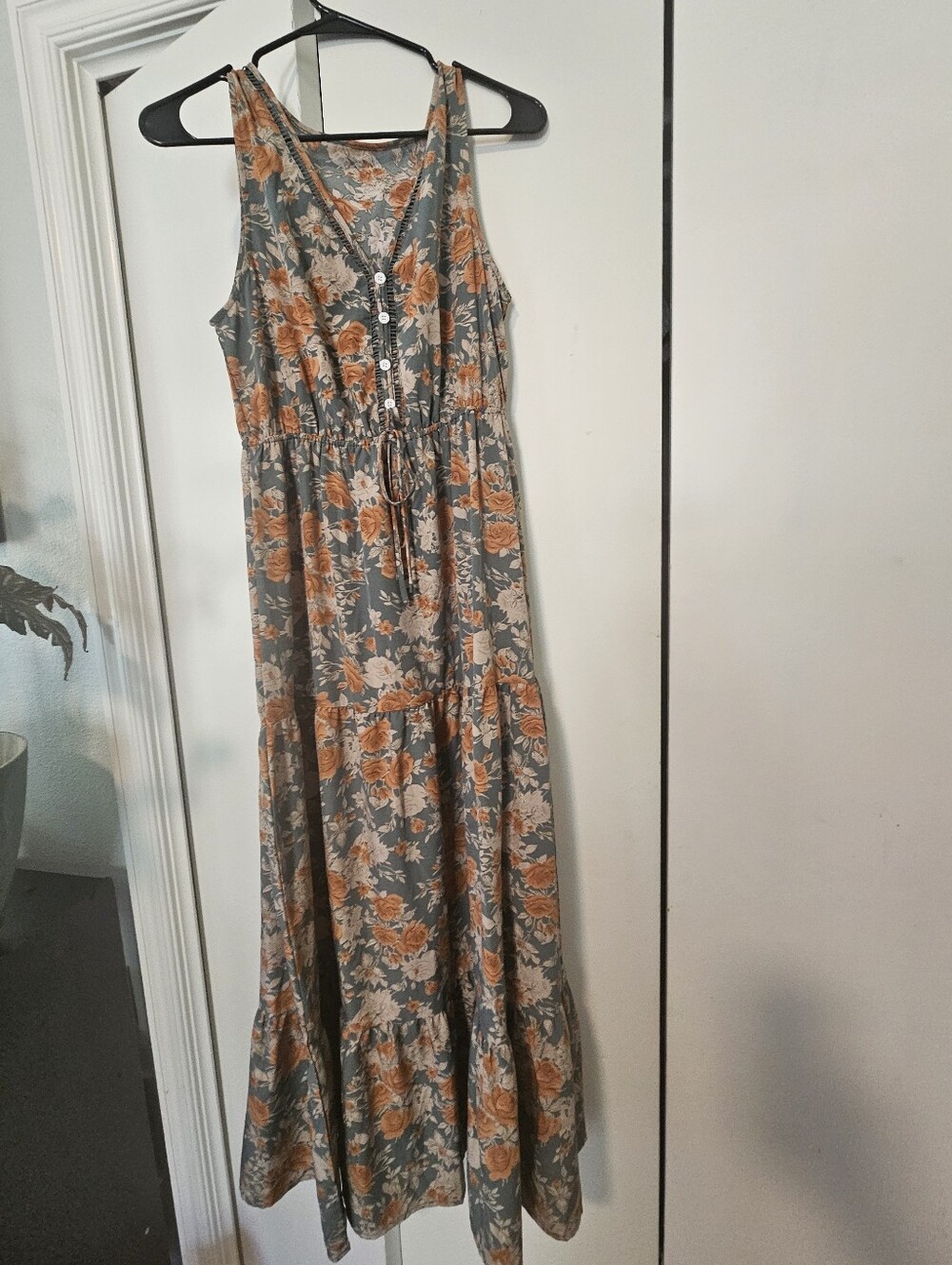 Floral Tiered Maxi Dress in Gray and Orange (M)
